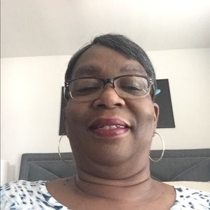 Meet your Posher, Myra